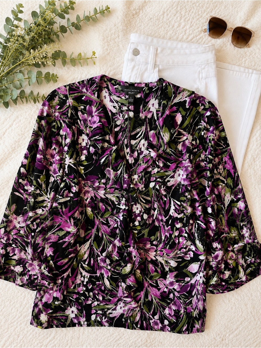 Investments Riley V neck Floral Ruffle Blouse Size Large Black Purple Pink